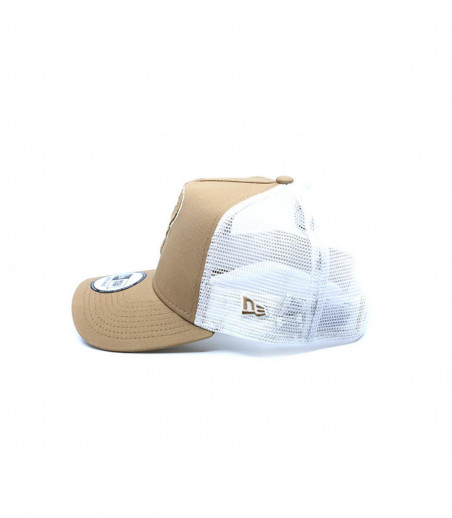 New Era Bucks beige trucker